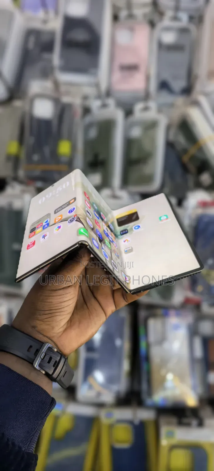 Huawei Mate XT Ultimate Design 1 TB Black