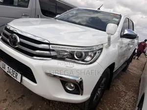 Toyota Hilux 2018 White