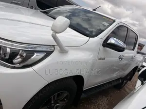 Toyota Hilux 2018 White