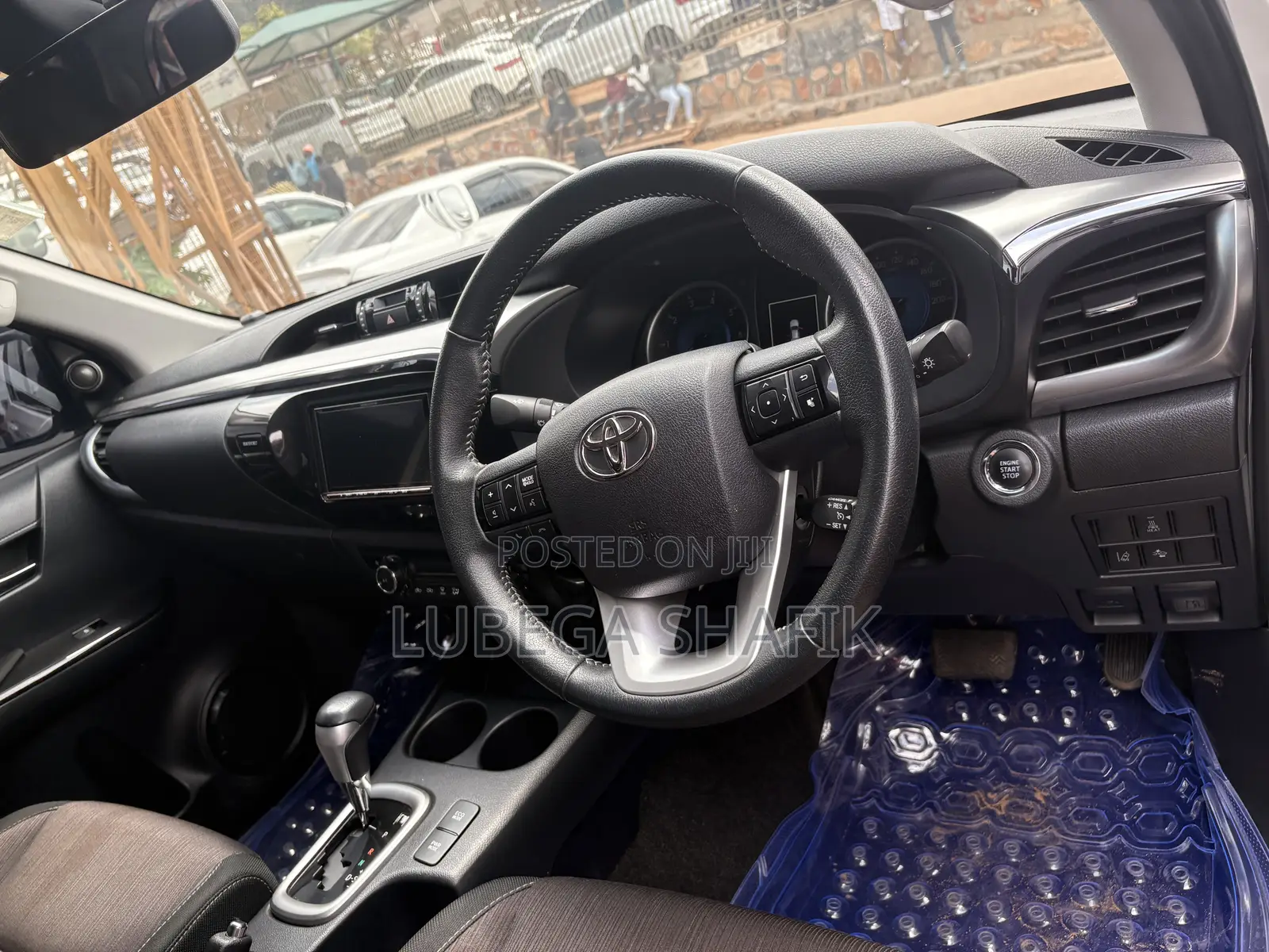 Toyota Hilux 2018 White