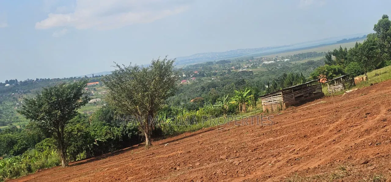 Lake View Plots With Ready Private Mile Land Title on Sale