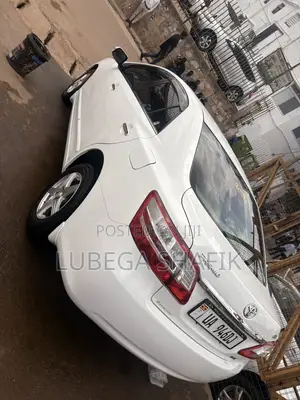 Toyota Premio 2012 White