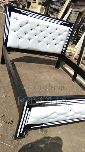 4by6 Black and White Beds