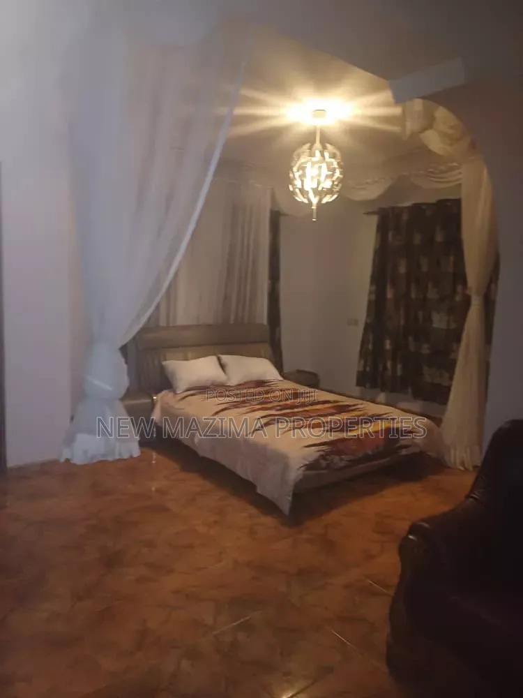 Furnished 6bdrm Maisonette in Bunga Classic, Central Division for rent
