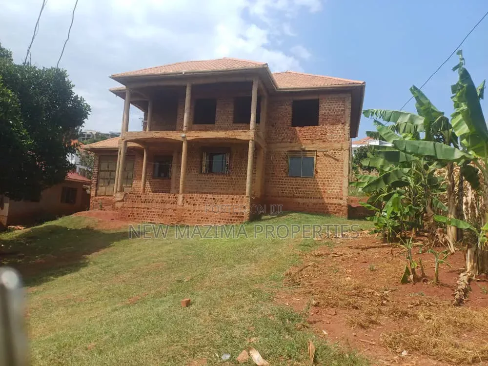 5bdrm House in Kigo Opposite Serena, Central Division for sale