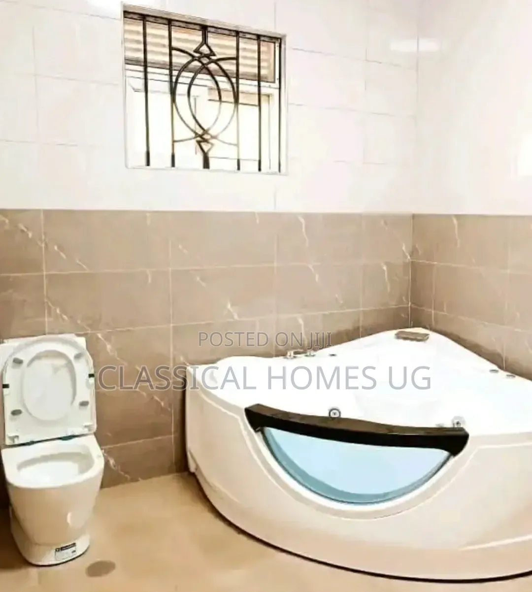 5bdrm Duplex in Muyenga, Central Division for rent