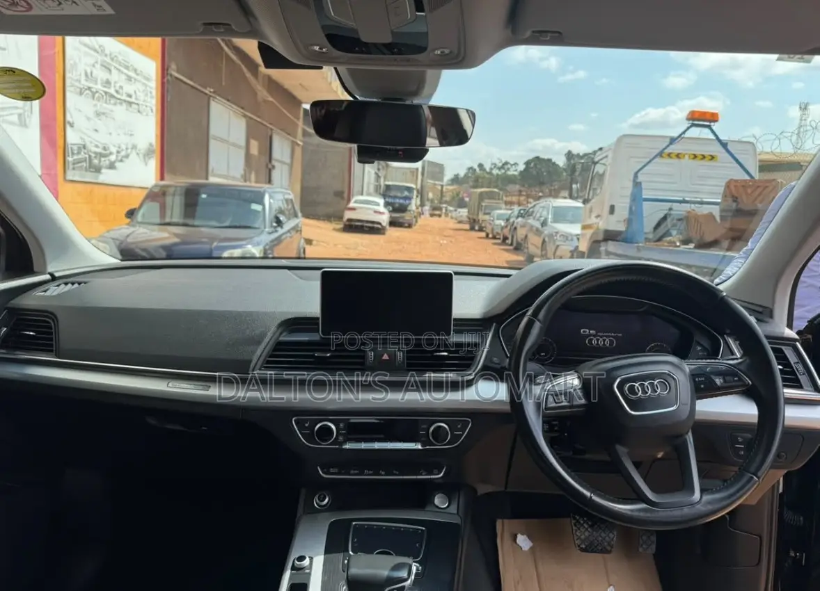 Audi Q5 2.0T Premium AWD quattro 2018 Black