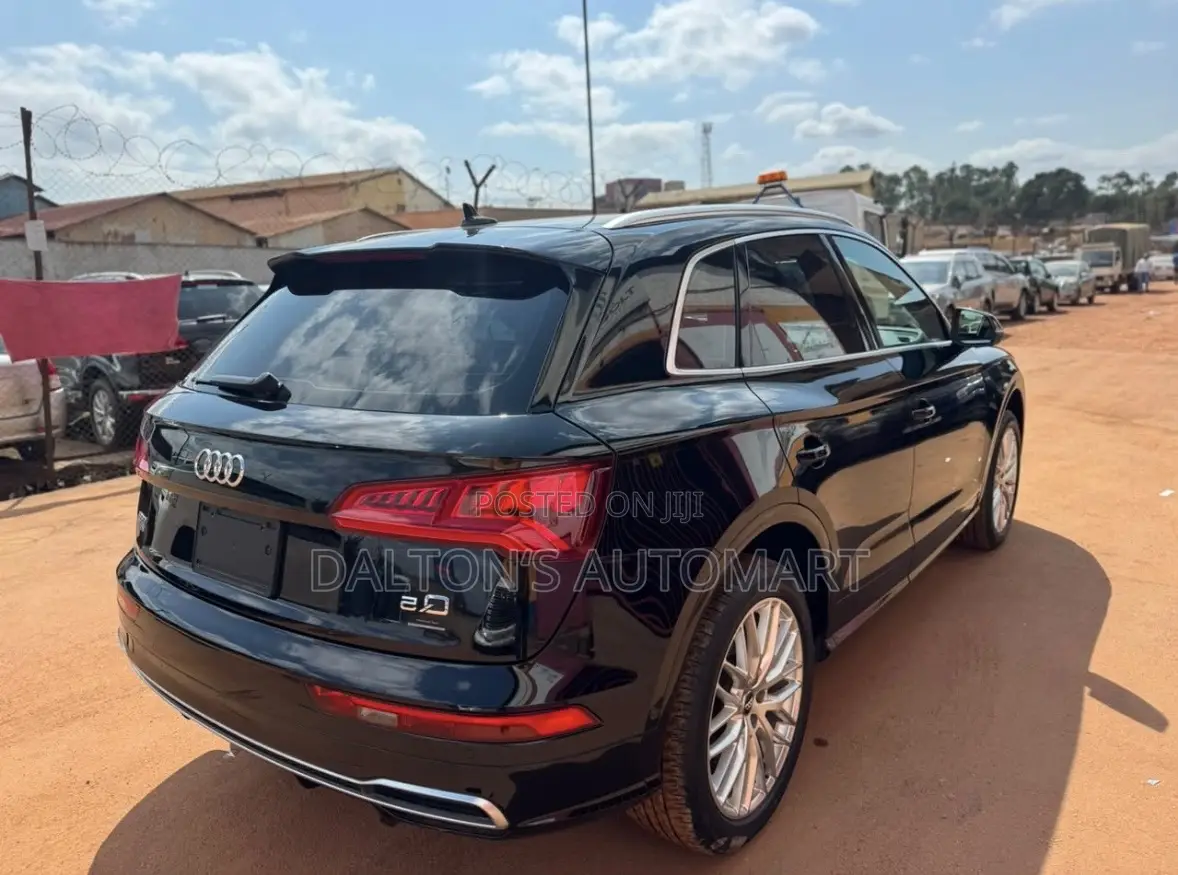 Audi Q5 2.0T Premium AWD quattro 2018 Black