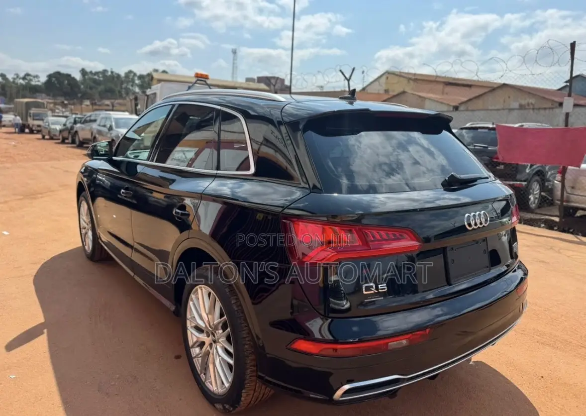 Audi Q5 2.0T Premium AWD quattro 2018 Black