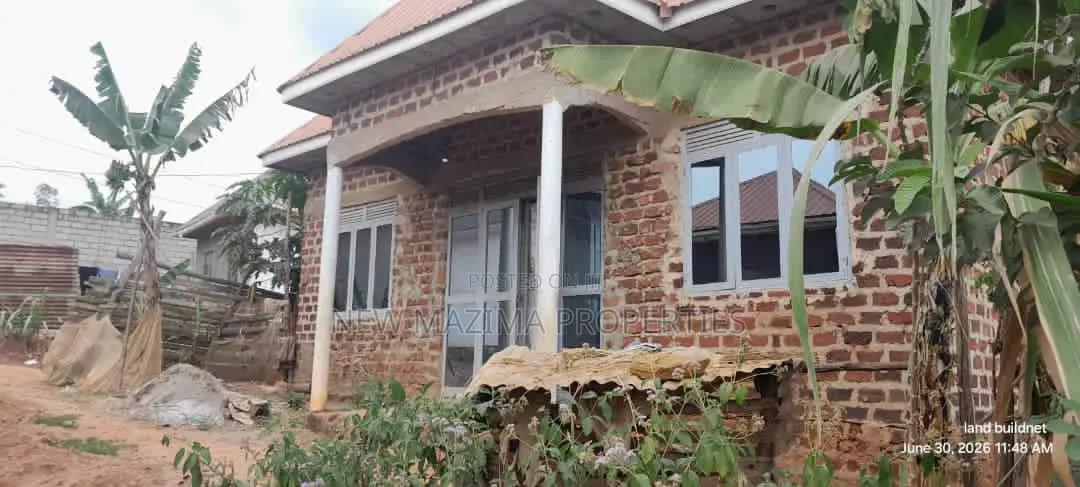 3bdrm House in Buloba Town, Central Division for sale
