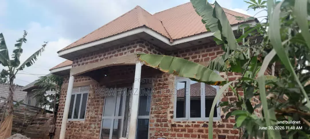 3bdrm House in Buloba Town, Central Division for sale