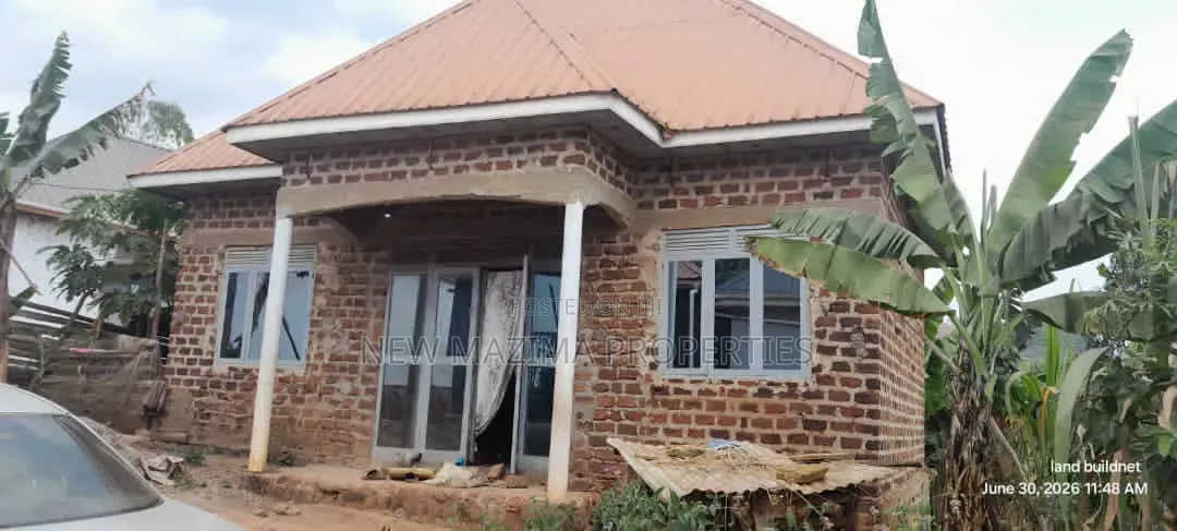 3bdrm House in Buloba Town, Central Division for sale