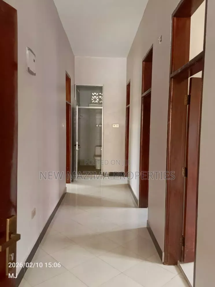 4bdrm Bungalow in Mengo Masanafu, Central Division for sale