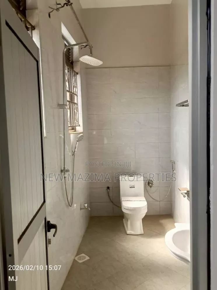 4bdrm Bungalow in Mengo Masanafu, Central Division for sale
