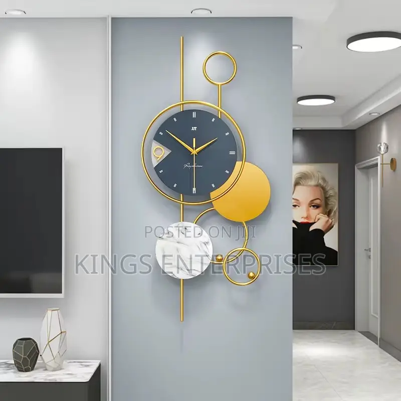 Modern Luxurious Wall Clock