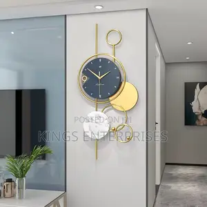 Modern Luxurious Wall Clock