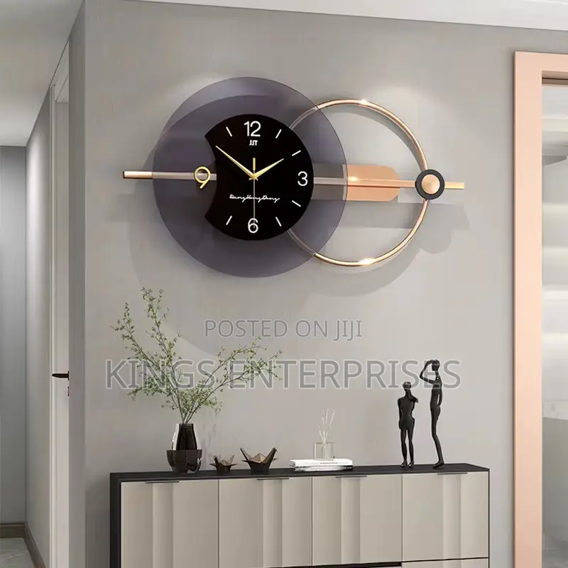 Luxurious and Modern Decorative Wall Clock
