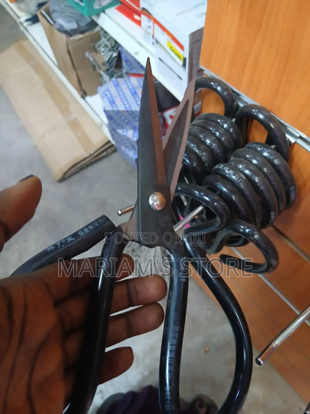 Heavy-Duty Tailor Shears Handles for Cutting Fabric and Leather.