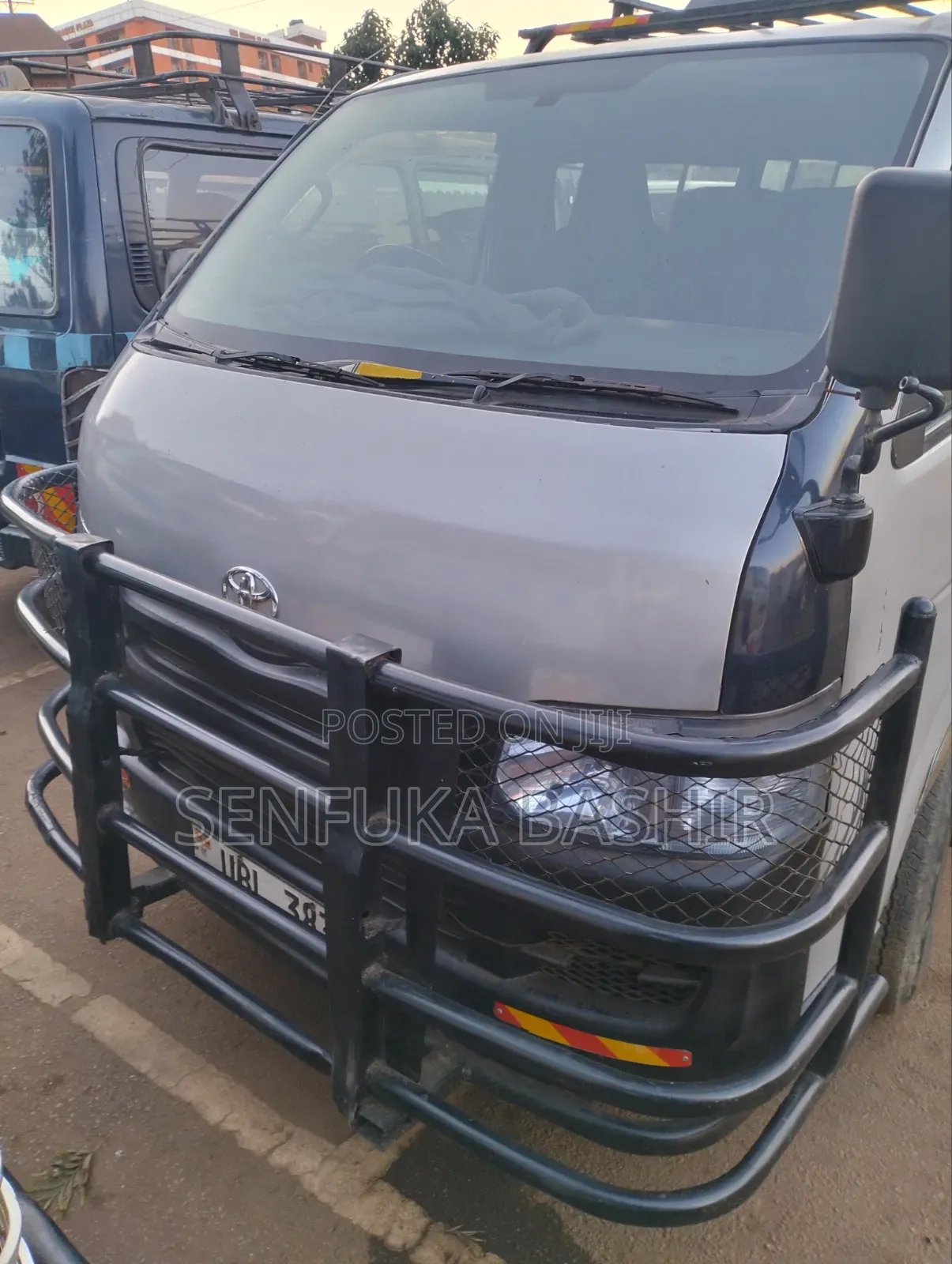Toyota HiAce 2010 Silver
