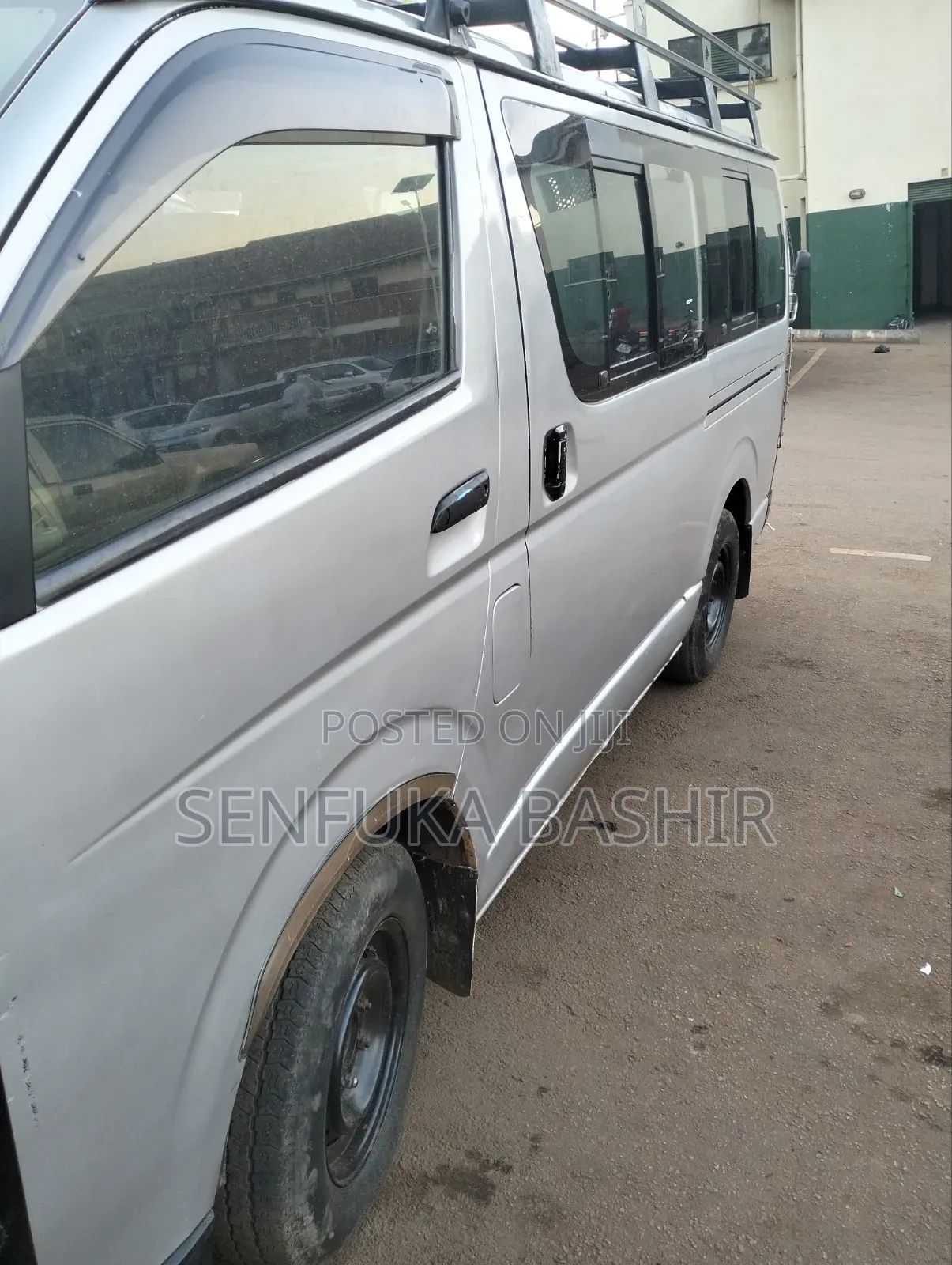 Toyota HiAce 2010 Silver