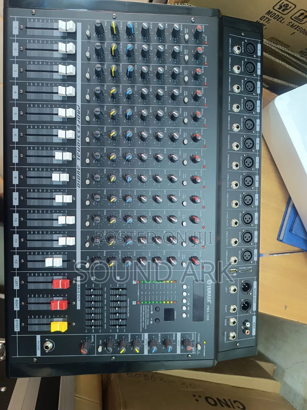 Yamaha Amplified Mixer Twelve Channels (12)