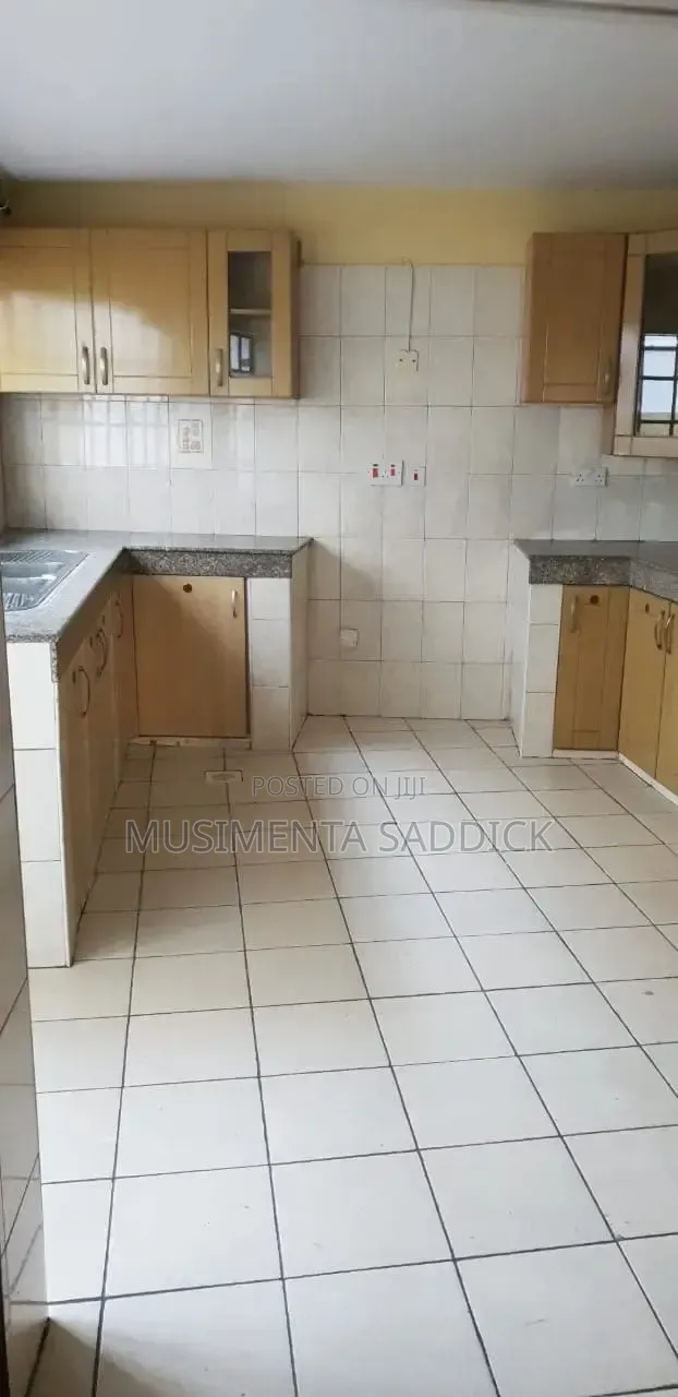 3bdrm Duplex in Gods Plan Properties, Makindye for rent