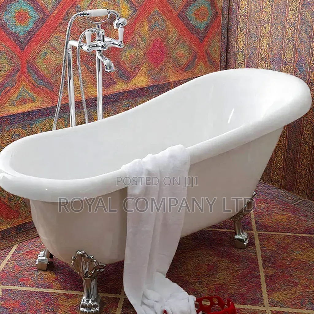 Ceramic Birthtub With Mixer Tap