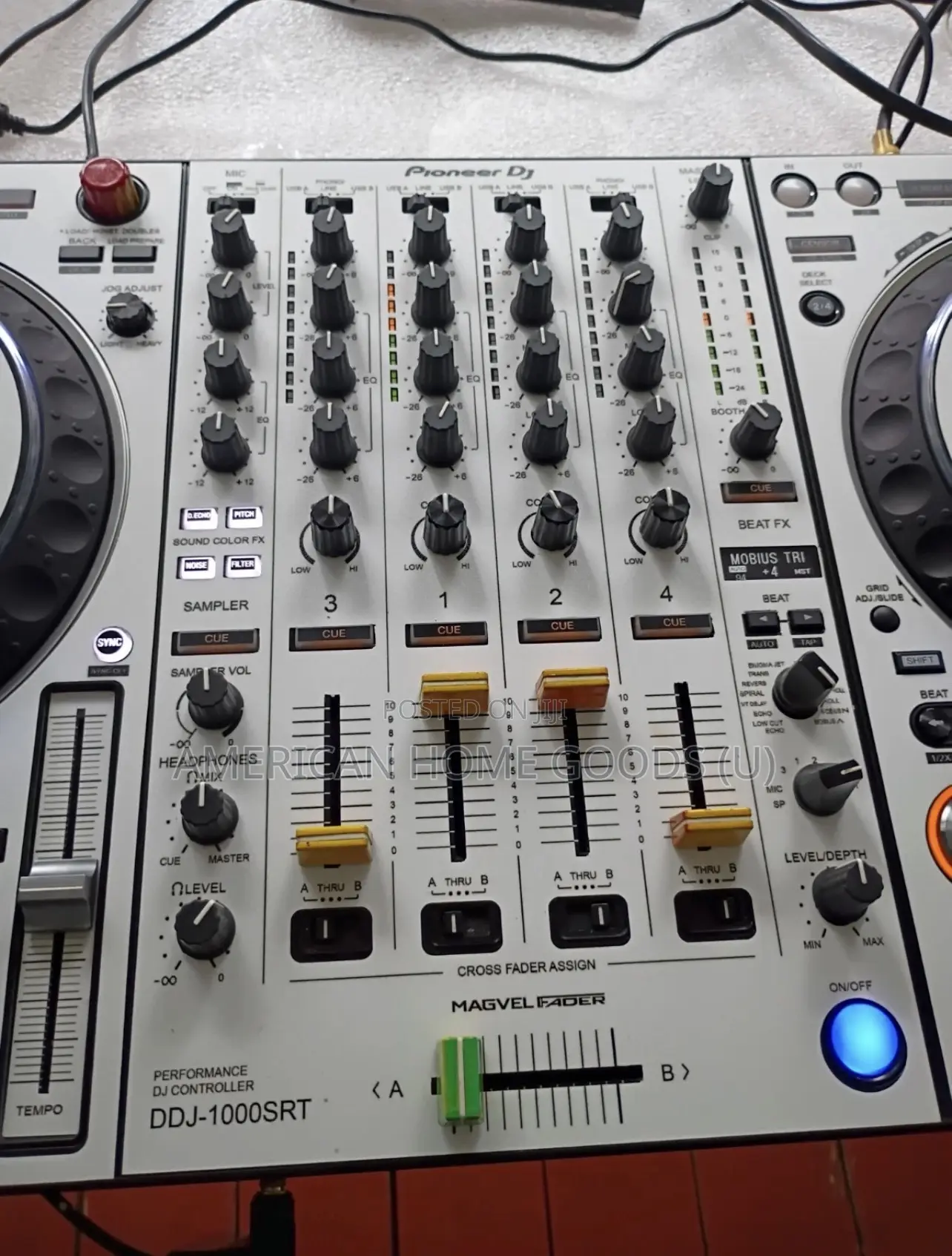 Pioneer DDJ-1000srt 4-Channel Controller for Serato Dj, Serato Lite.