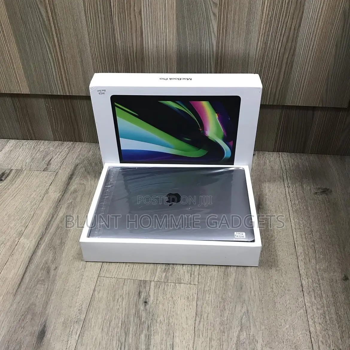 Laptop Apple MacBook Pro 2022 M2 8GB Apple M2 SSD 256GB