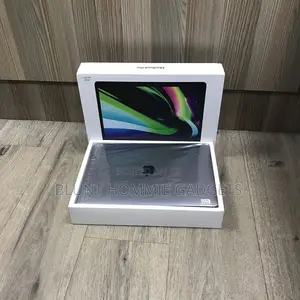 Laptop Apple MacBook Pro 2022 M2 8GB Apple M2 SSD 256GB