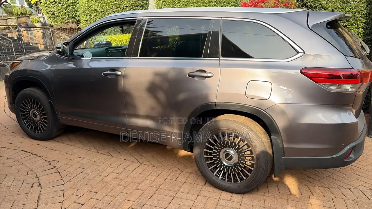Toyota Kluger 2017 Gray