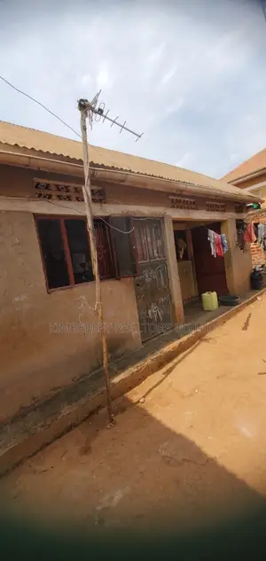 7bdrm Duplex in Nabweru for sale