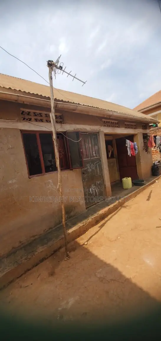 7bdrm Duplex in Nabweru for sale