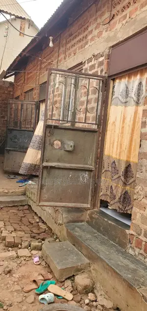 7bdrm Duplex in Nabweru for sale