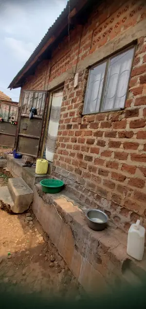 7bdrm Duplex in Nabweru for sale