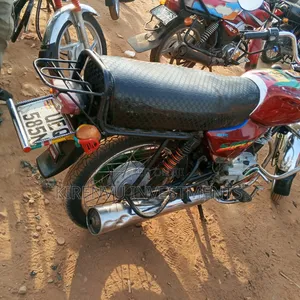 Bajaj Boxer 100 2025 Red