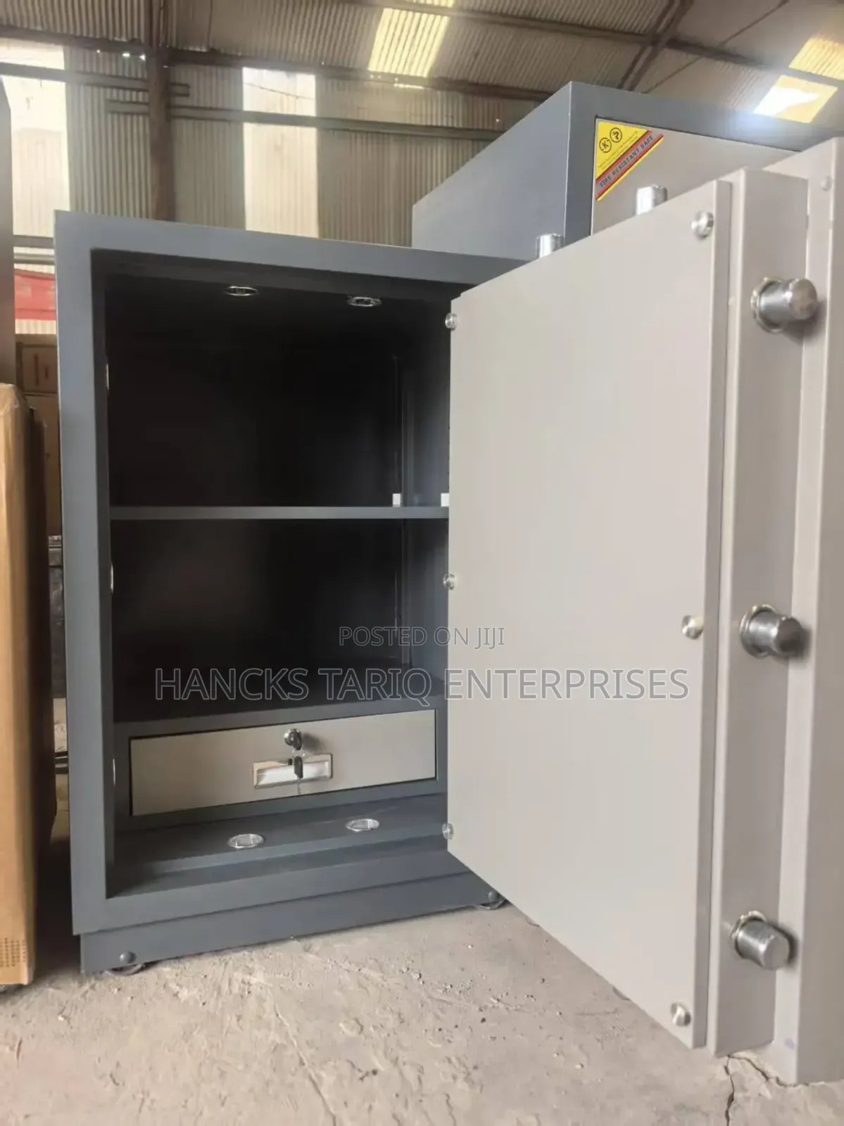 ​Heavy-duty Fire-resistant Security Safe