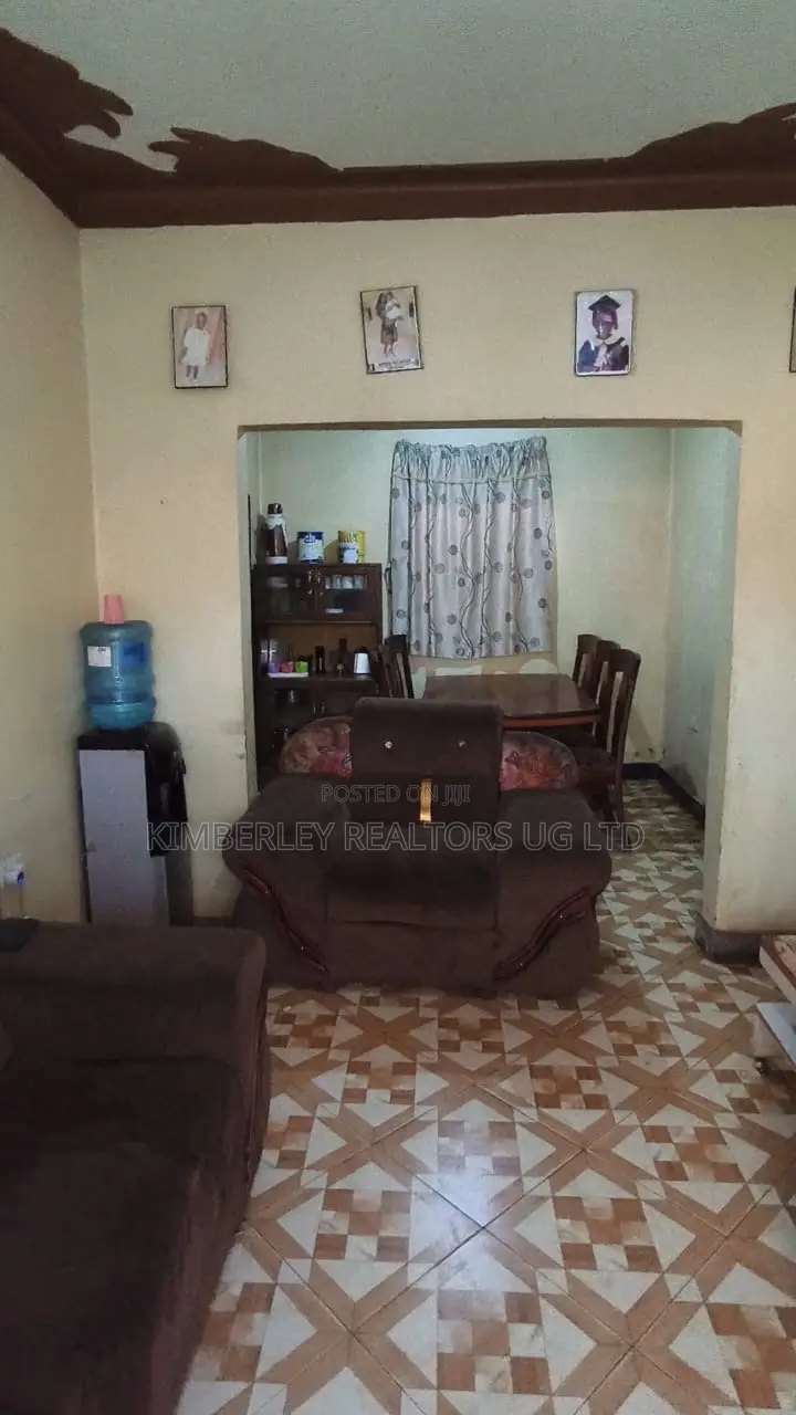 3bdrm House in Division A for sale