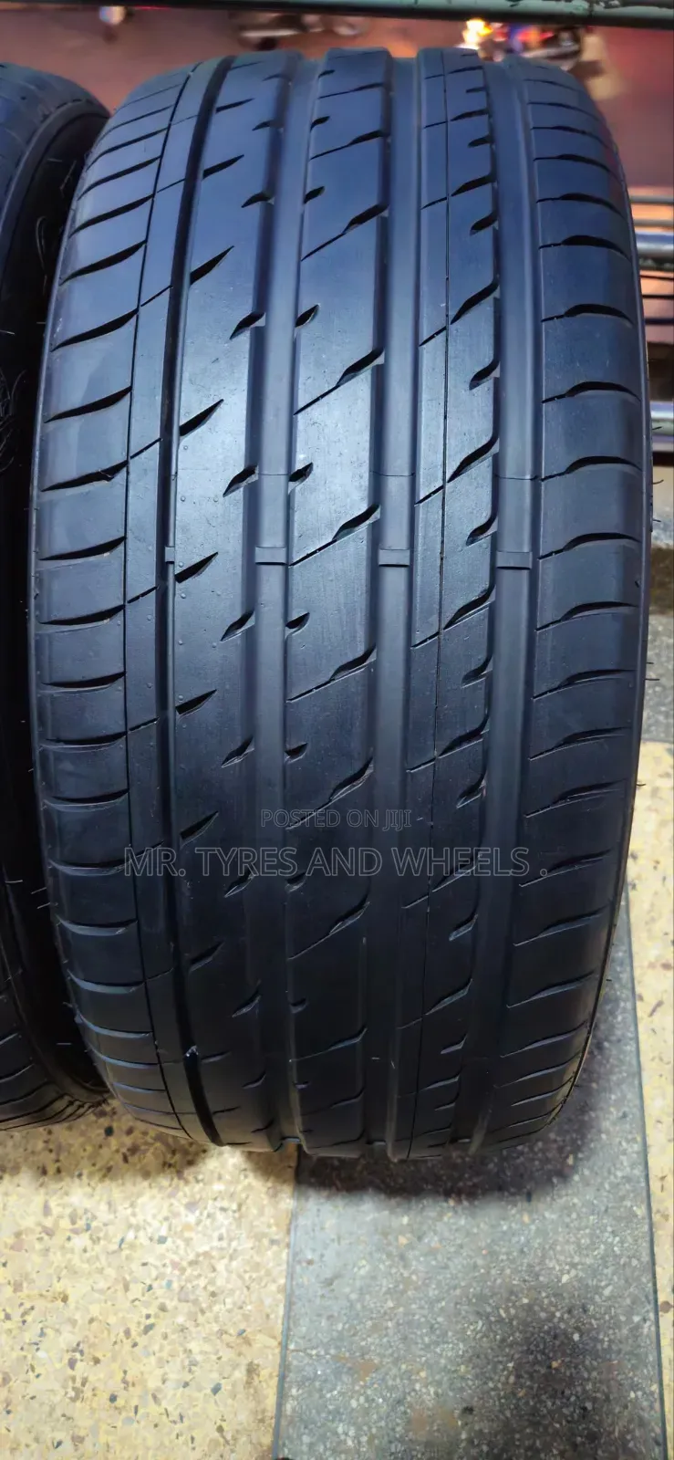 275 40 R20 Very Gd Size for Ur Car Upgrade Order We Deliver.