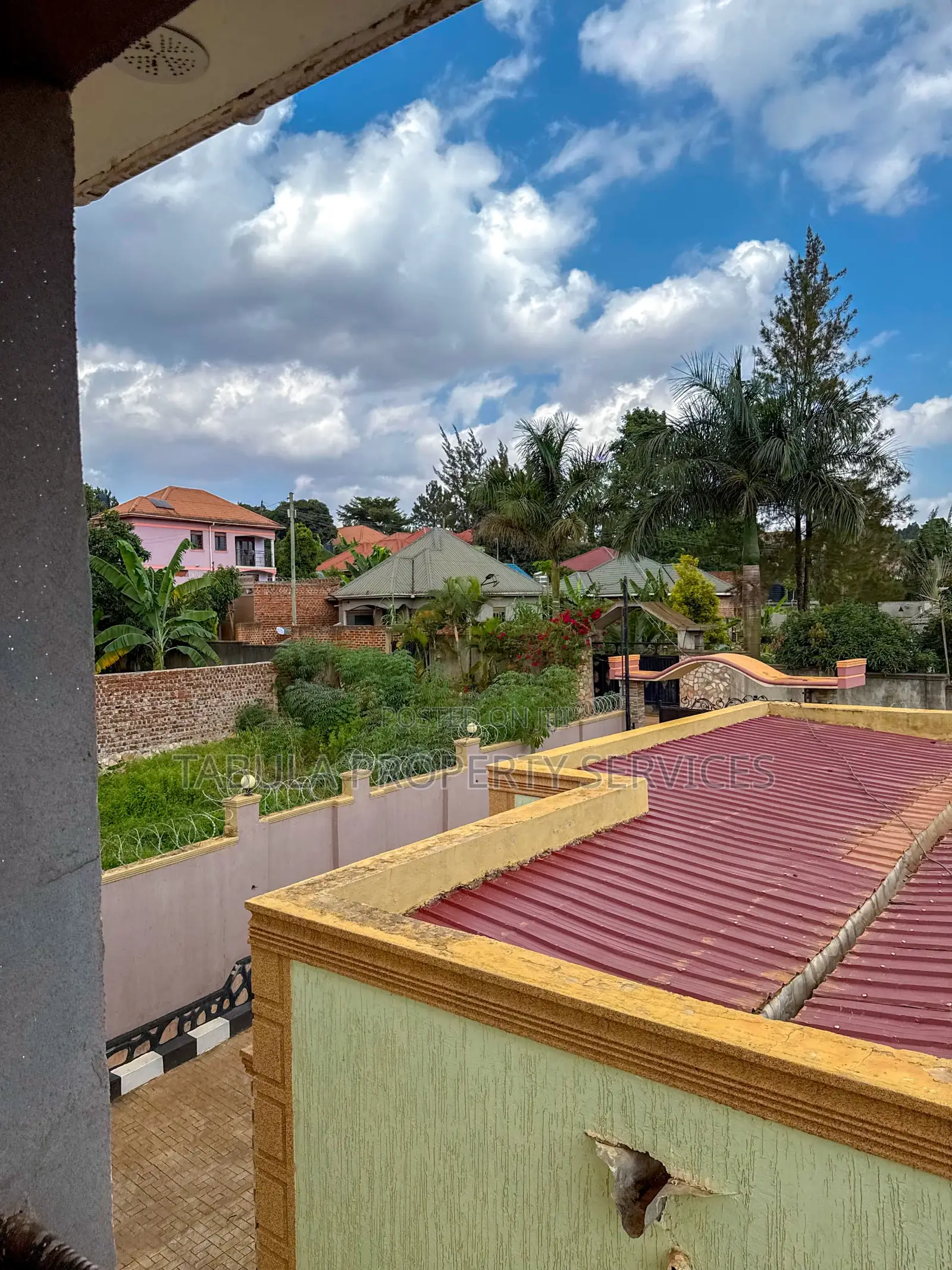 4bdrm House in Flat House, Wakiso / Wakiso for sale