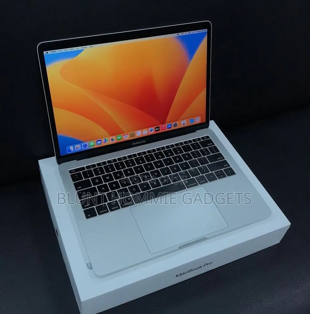 Laptop Apple MacBook Pro 2017 16GB Intel Core i7 SSD 256GB