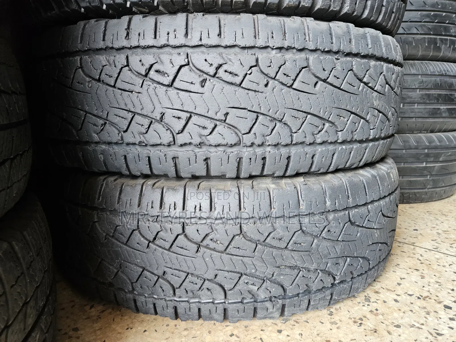 215 75 R15 Pileri Only 2 Pises Available Came Take Them Also.