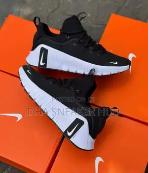 Metcon Black White Sporty Sneakers