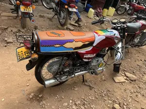 Bajaj Boxer 100 2021 Red