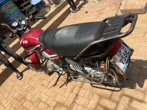 TVS HLX 125 2022 Red