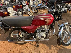 Bajaj Boxer 100 2025 Red