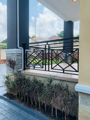 Furnished 5bdrm House in Central Division for sale