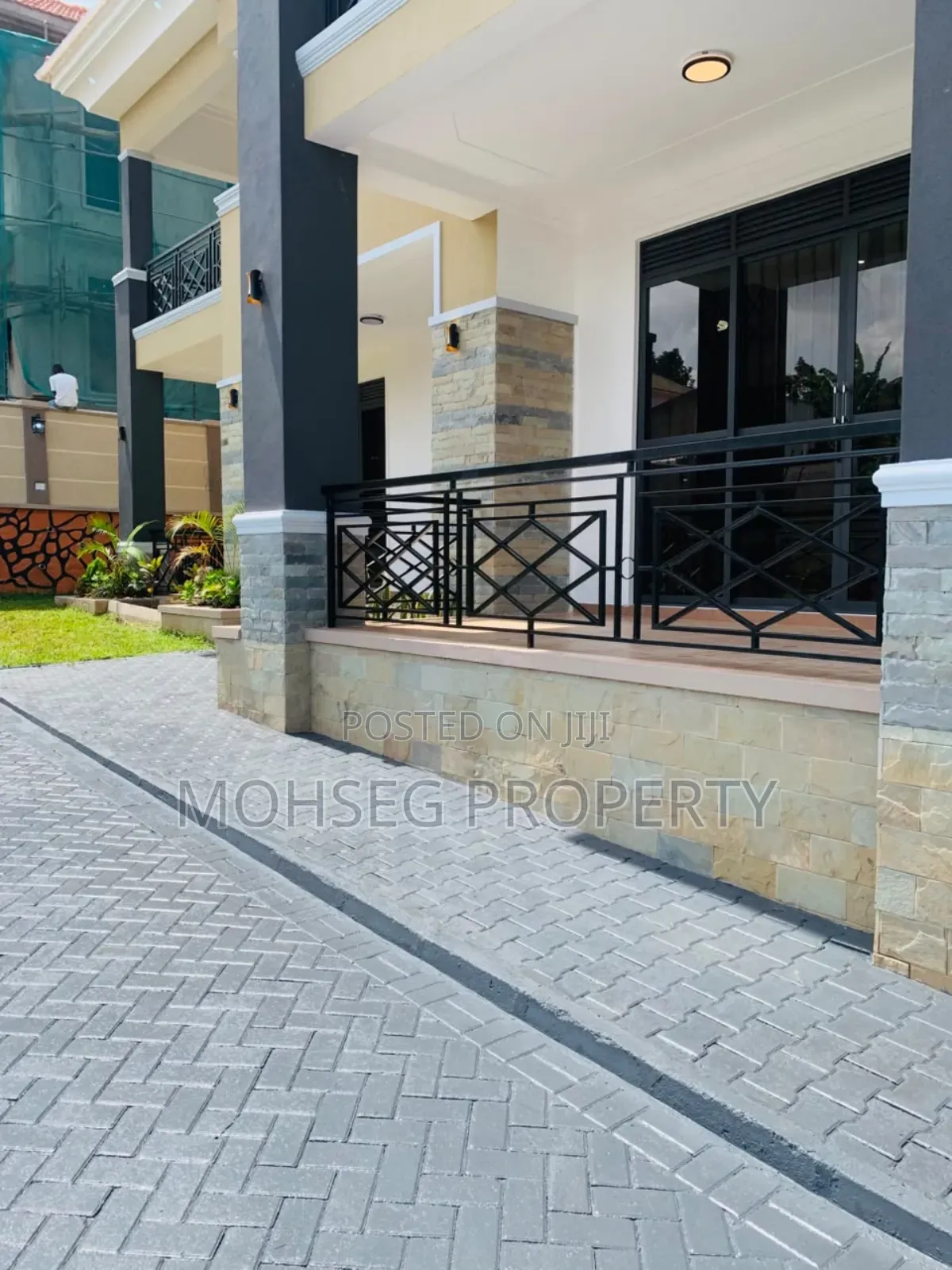 Furnished 5bdrm House in Central Division for sale