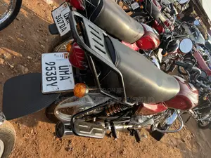 Bajaj Boxer 100 2026 Red
