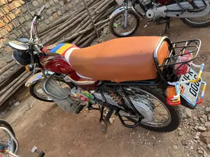 Bajaj Boxer 100 2023 Red